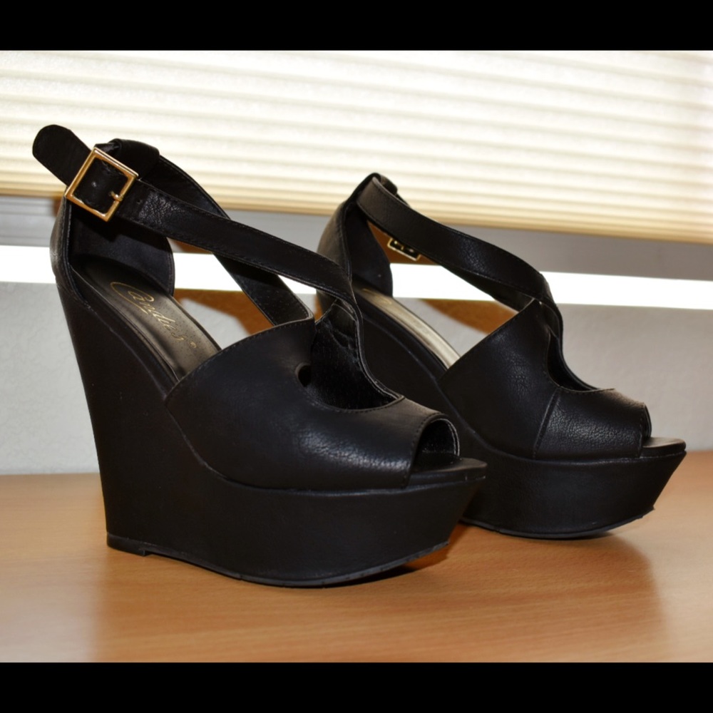 Candie’s Wedge Heels